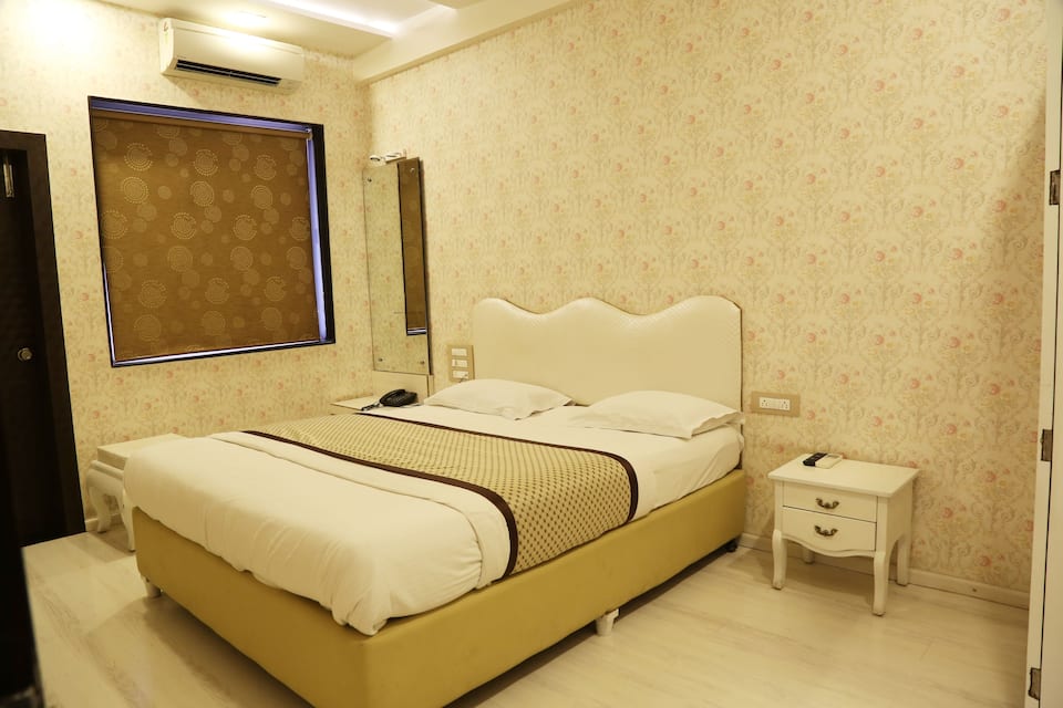 Suite AC Room